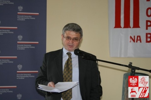 Ambasador Leszek Szerepka przemawia na III Forum Oświaty Polskiej na Białorusi