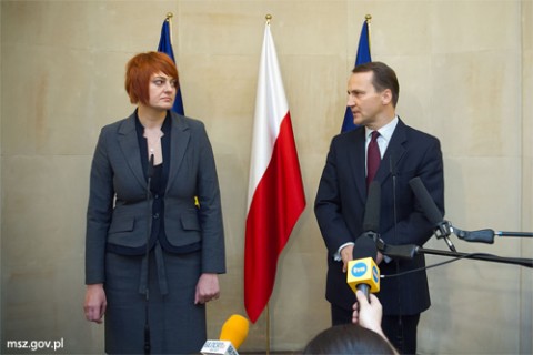 Anżelika Orechwo i Radosław Sikorski