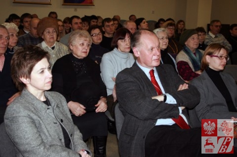 Uczestnicy oglądają 20-minutowy fabularyzowany dokument, opowiadający o wydarzeniach 1936 roku w polskim rejonie Marchlewszczyzna na Ukrainie 