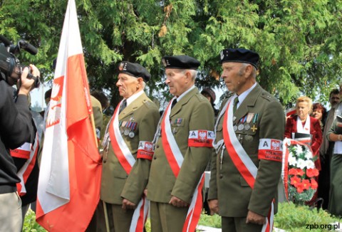 Warta honorowa żołnierzy Armii Krajowej