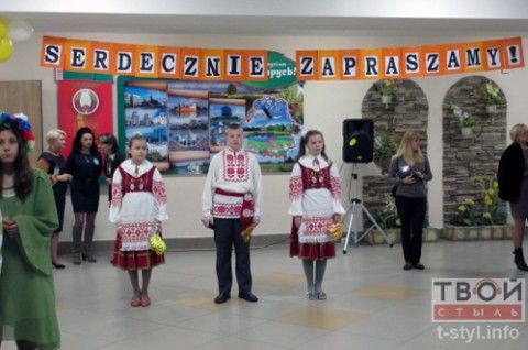 Powitanie uczestników festiwalu w Szkole Średniej nr 38 w Grodnie