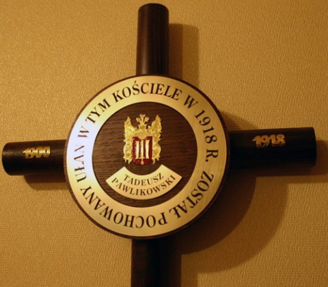 Krzyż z tabliczką ku czci Tadeusza Pawlikowswkiego, fot.: Dionizy Sałasz