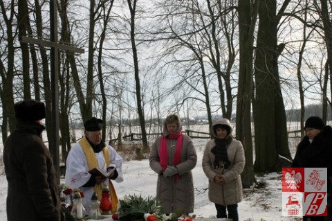 Modlitwa przy grobie Antoniego Kaliszka