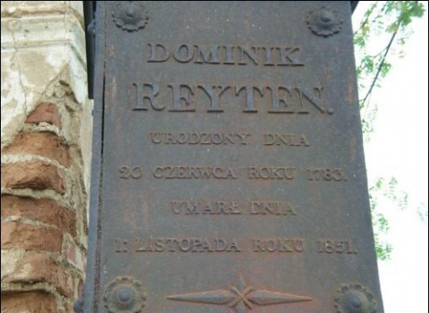 Tablica nadgrobna na pomniku Dominika Rejtana, fot.: Mariusz Proskień/Radzima.org