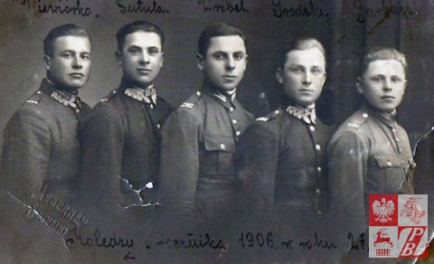 Ignacy Sutuła, drugi od lewej