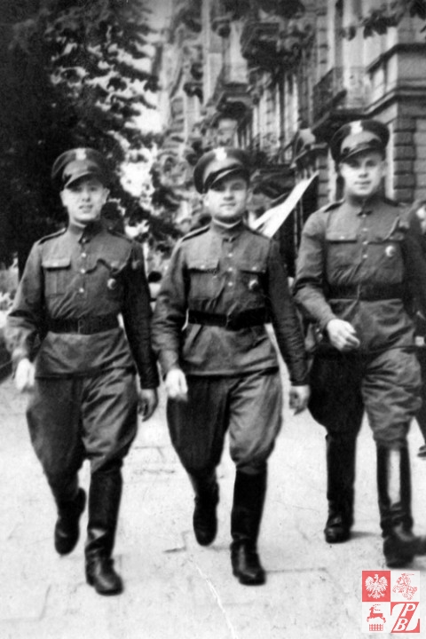 |Warszawa 1931r. -Franciszek Bubnowicz (z lewej) z kolegami