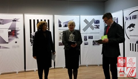 Urszula Doroszewska, Halina Ładisowa i Robert Kostro otwierają wystawę