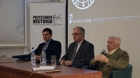 Uczestnicy dyskusji: Józef Porzecki, Piotr Kościński i Czesław Grzelak, fot.: Fundacja Joachima Lelewela