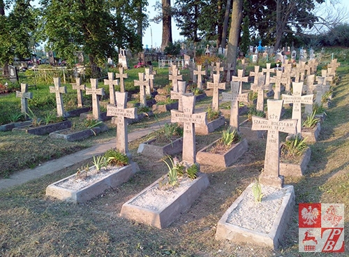 Kwatera wojenna na cmentarzu w Ciereszkach