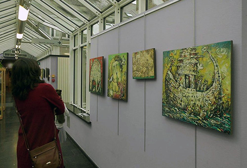 Podczas zwiedzania wystawy w Brukseli, fot.: facebook.com