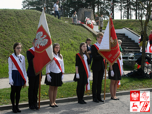 Podczas Uroczystości trzeciomajowych przy pomniku Generała Nikodema Sulika w Dąbrowie Białostockiej