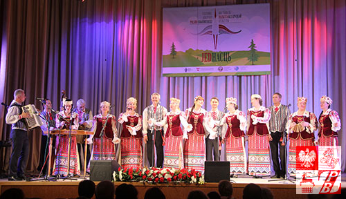 Na scenie białoruski zespół "Wierzbica"
