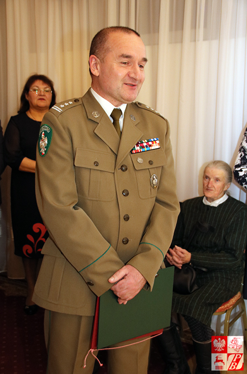 W imieniu dowództwa Straży Granicznej RP życzenia składa płk Krzysztof Gawęda 